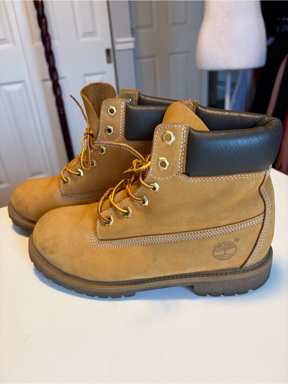 Timberland Premium Waterproof Leather Boot Wheat -Style 12909 -‘like new’ soles